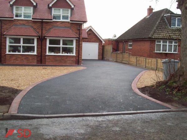 Asphalt driveway installation in Bagstone