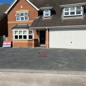 Charcoal Block Paved Driveway with Natural Grey Border in Emersons…