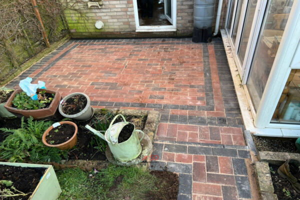 Brindle Block Paved Patio With Charcoal Edging In Longwell Green, Bristol (7)