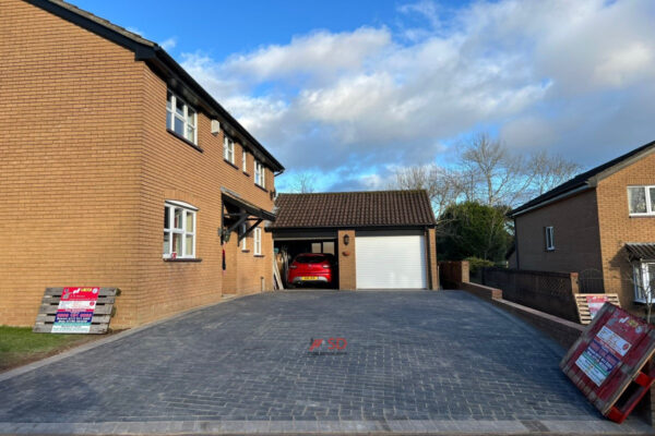 Charcoal And Natural Grey Block Paved Driveway In Longwell Green, Bristol (6)