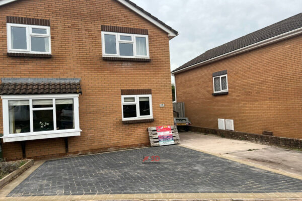 Small Charcoal Block Paved Driveway In Longwell Green, Bristol (6)